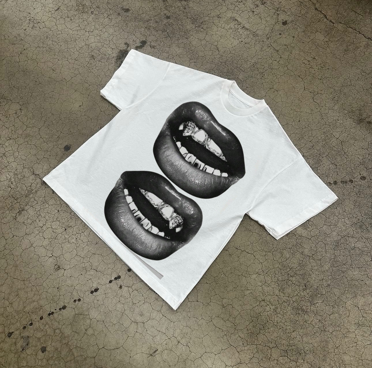 🫦tee