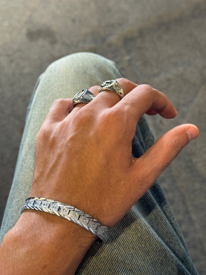 Belt bracelet