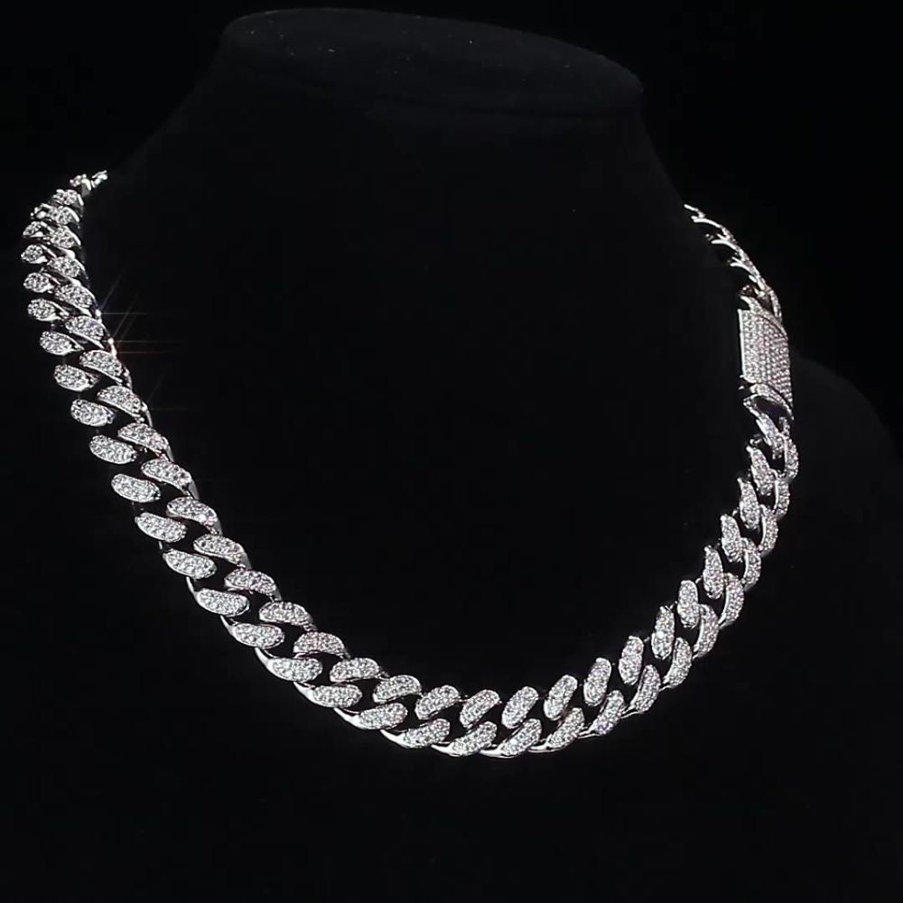 Diamonds cubian neck