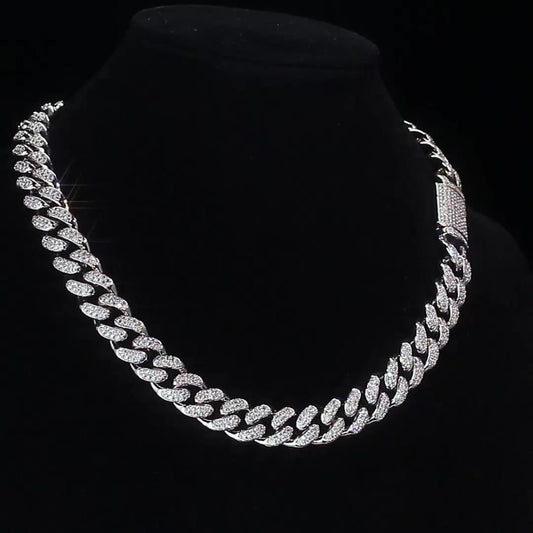 Diamonds cubian neck