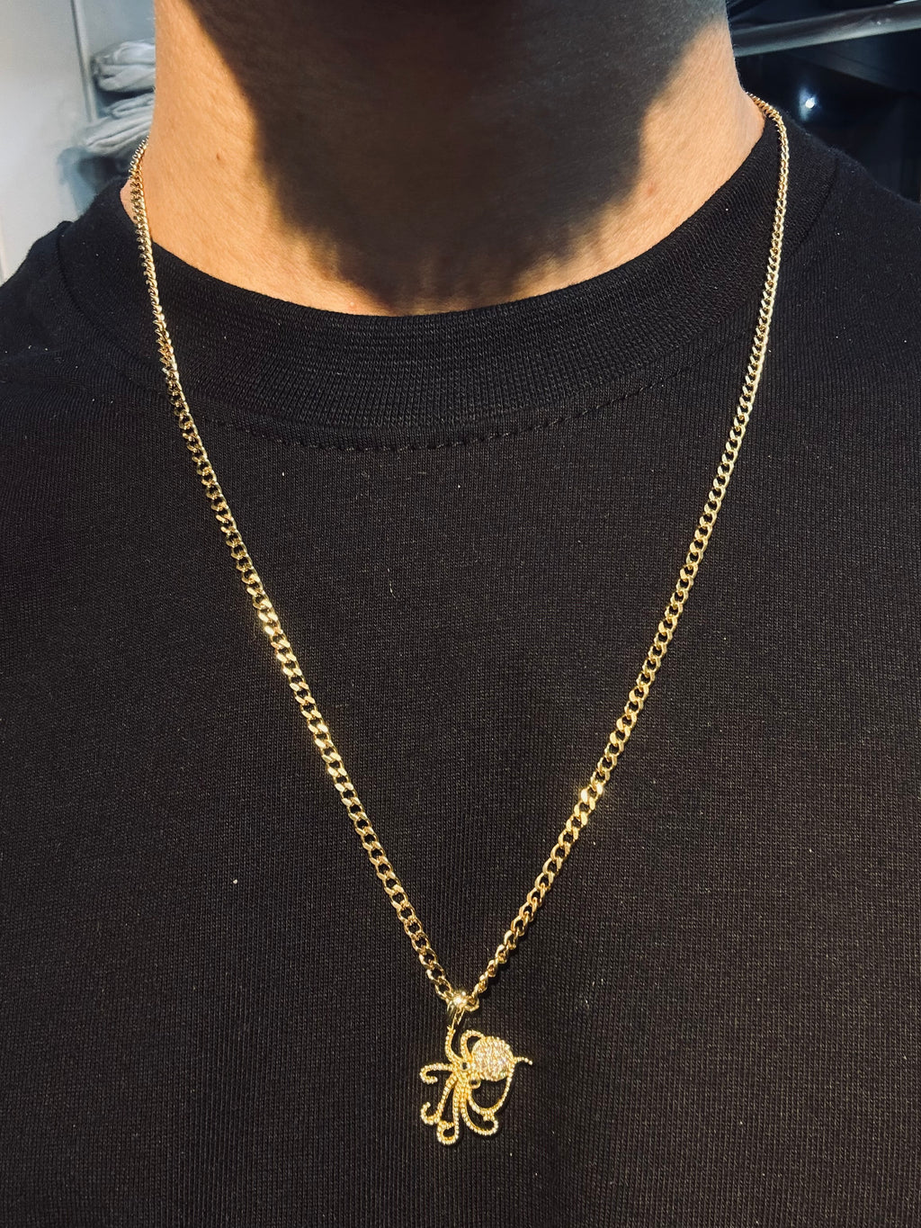 Gold octopus 🐙