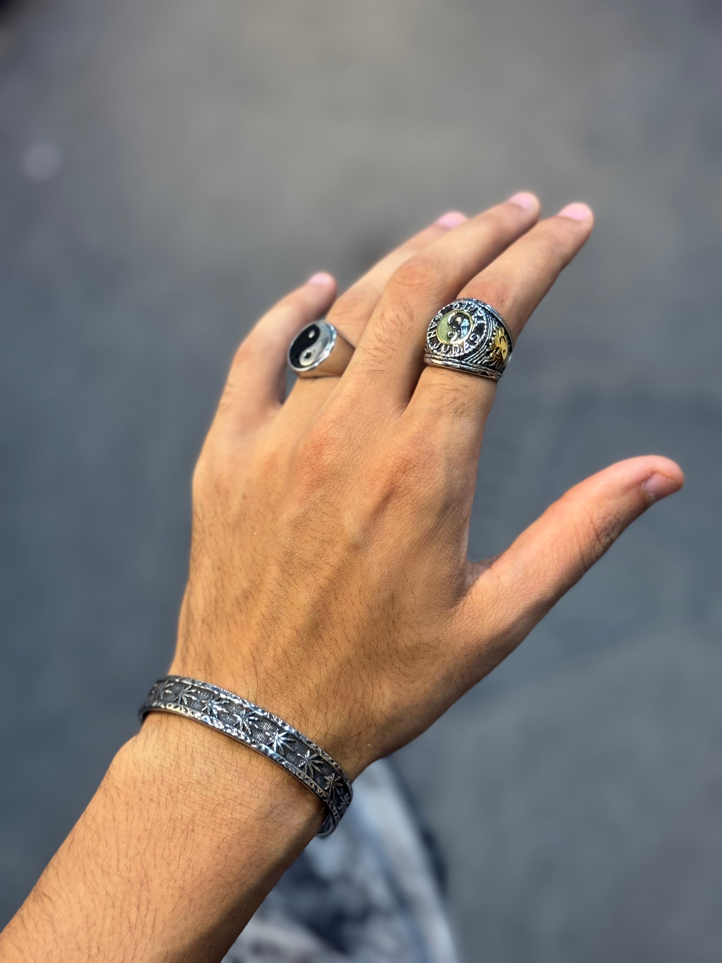 Weed bracelet