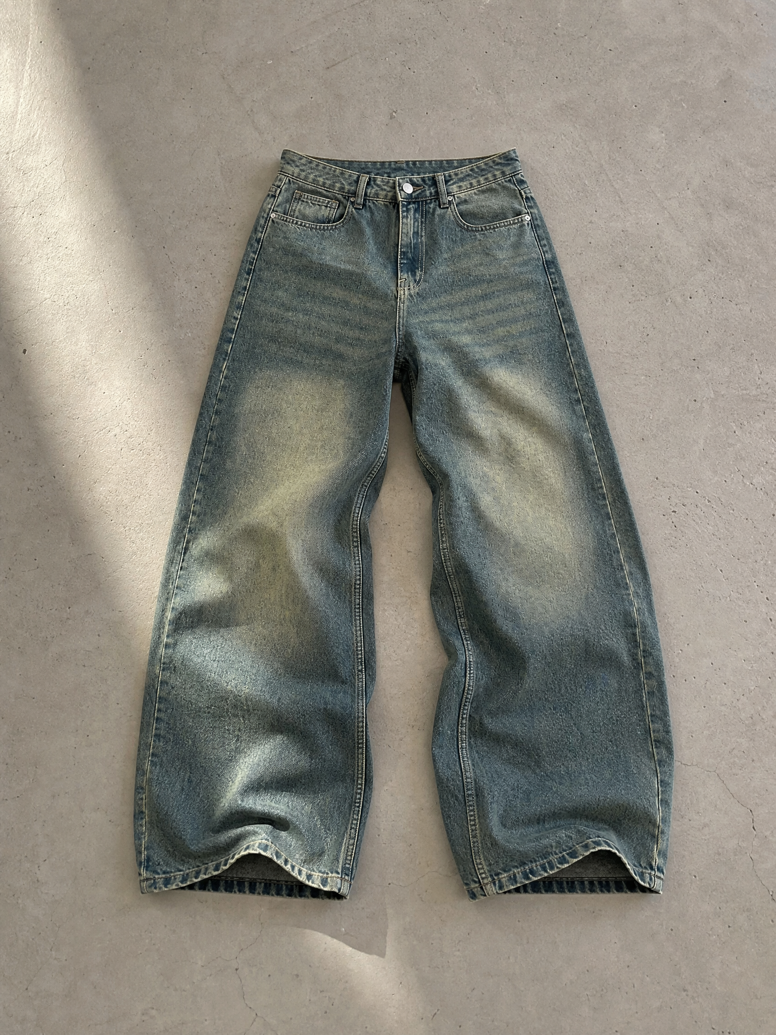 Dirty baggie jeans