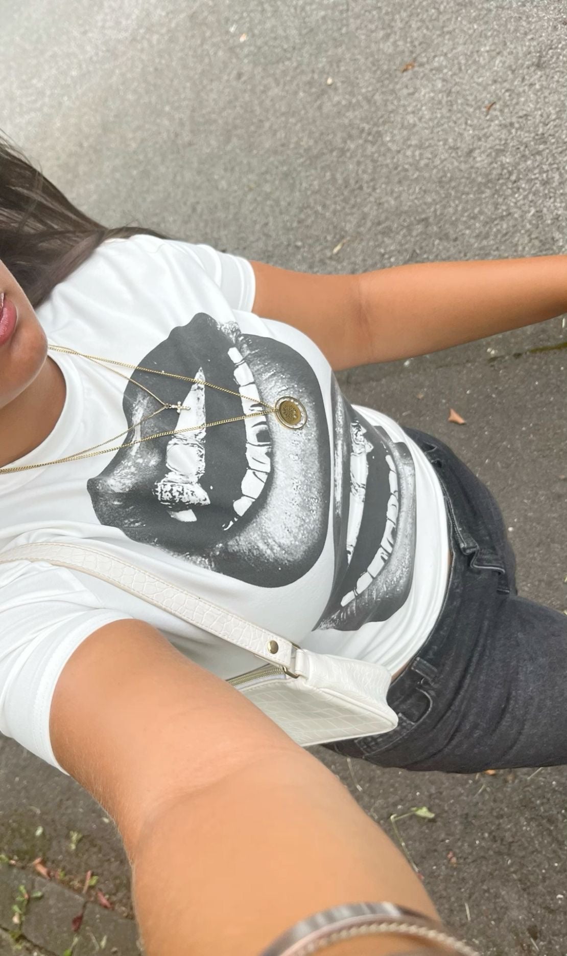 🫦tee