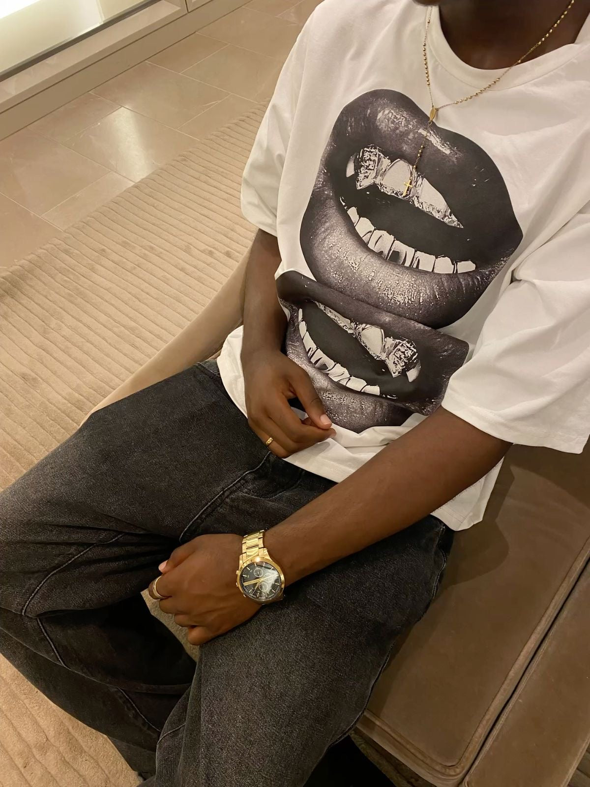 🫦tee