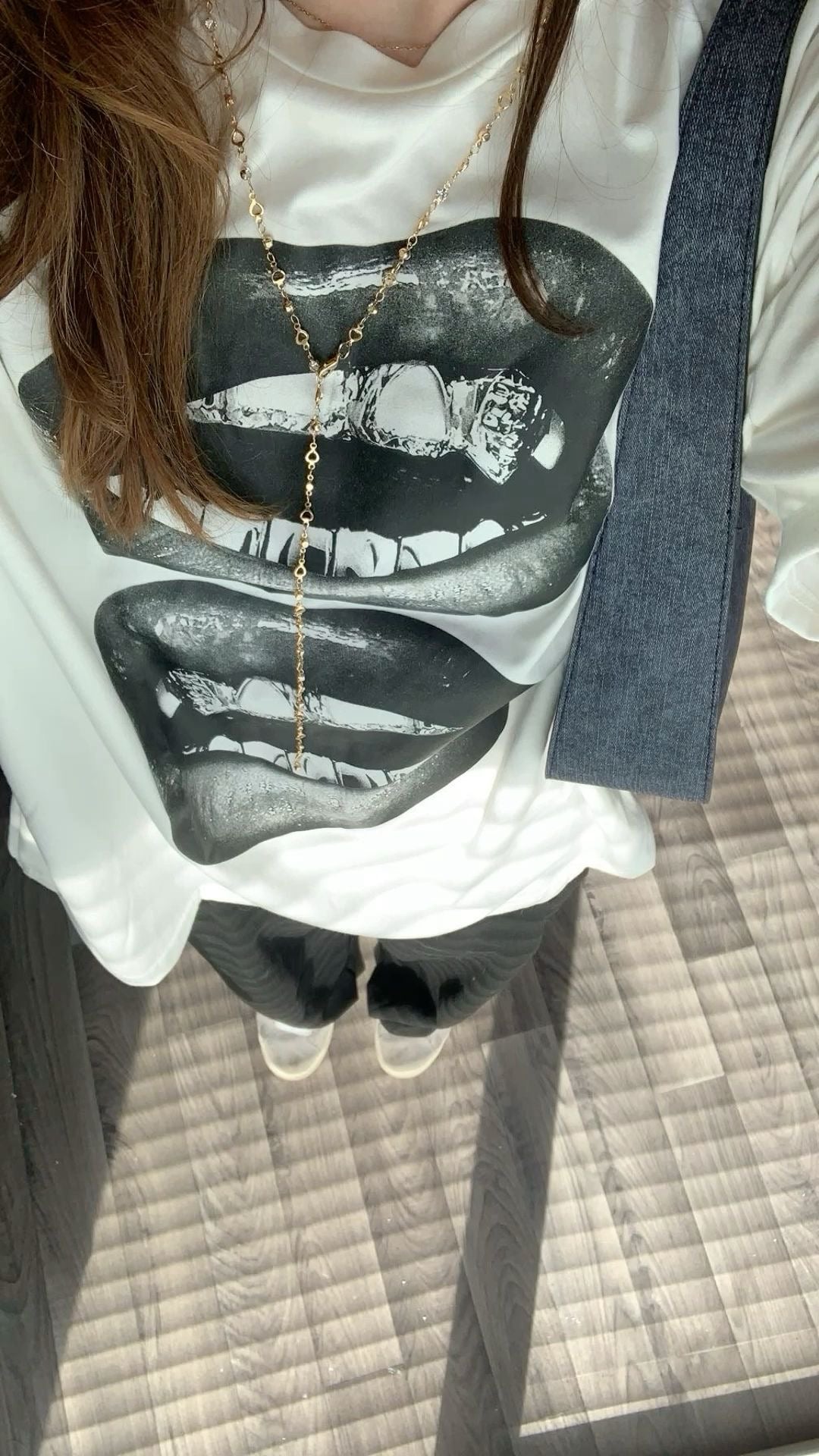 🫦tee